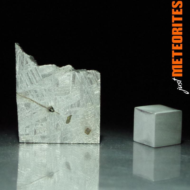 Muonionalusta meteorite slice 4.6g Inclusions